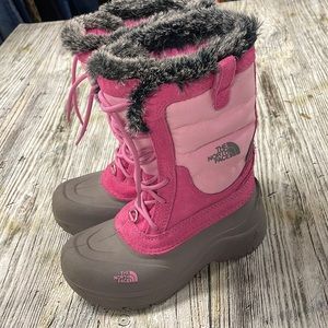 North Face snow boot Pink size 2 girls